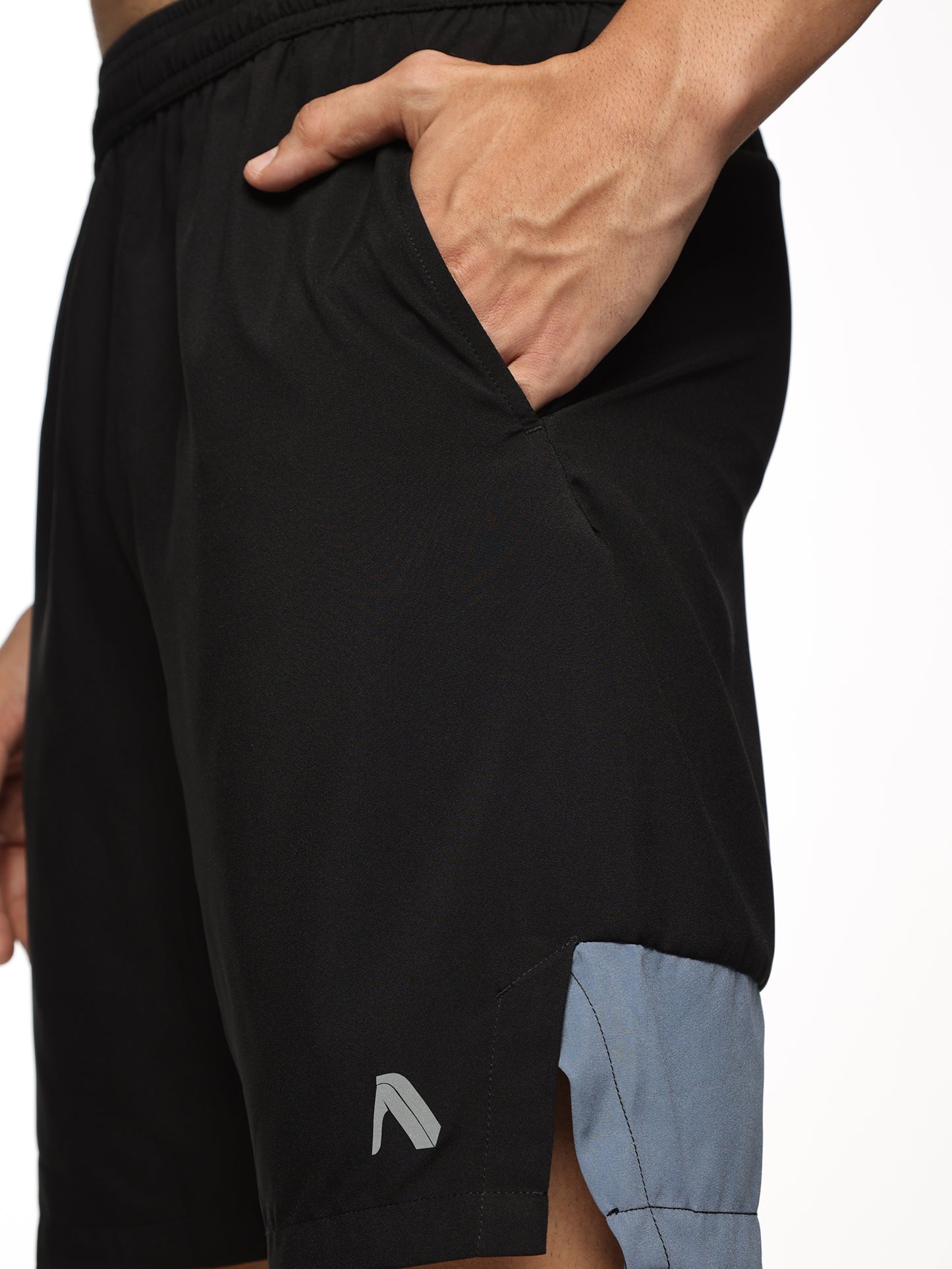 Black men’s gym shorts ALP Mode side pockets