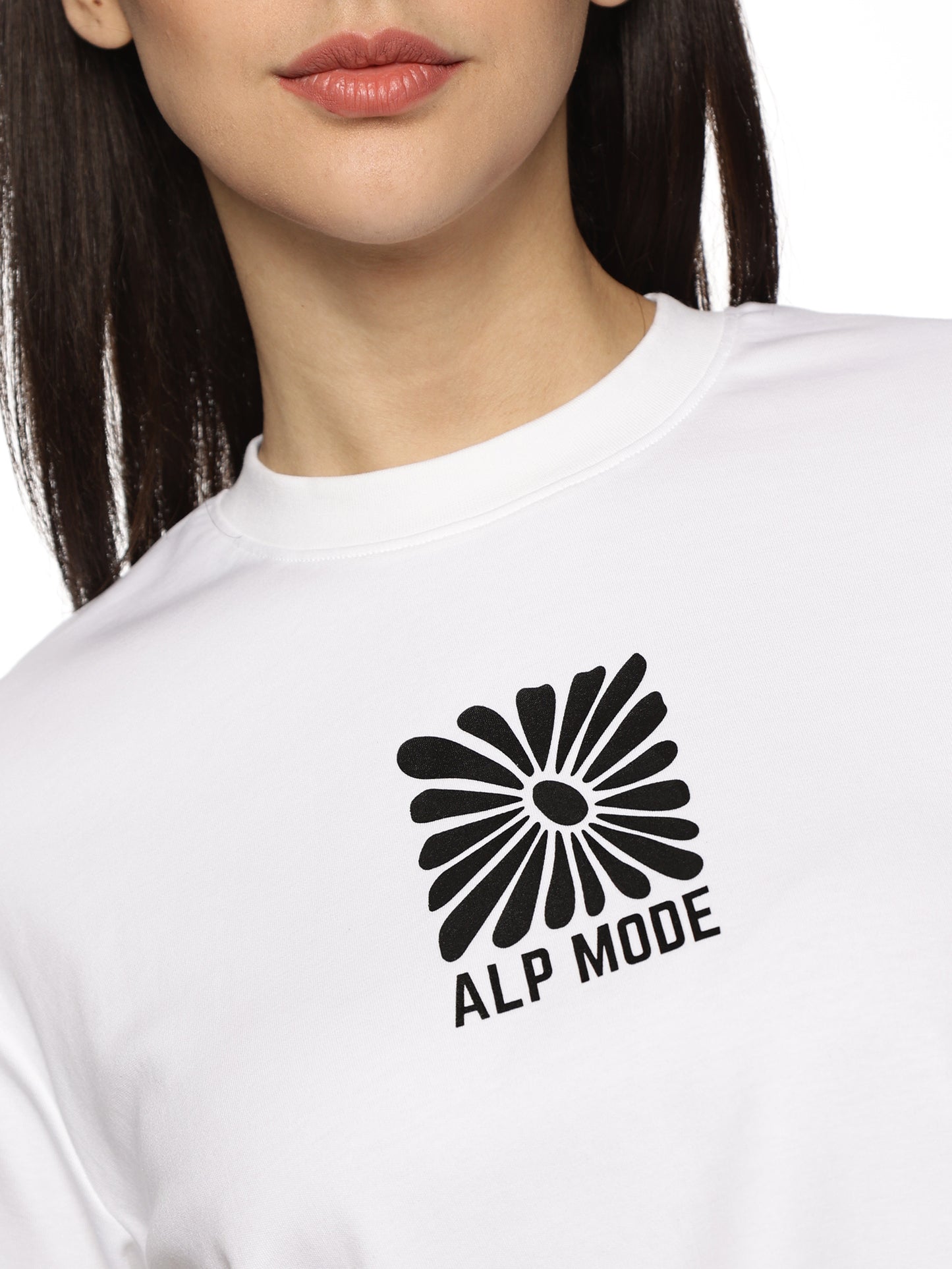 Close-up of ALP Mode White Crop Top fabric – Breathable Activewear