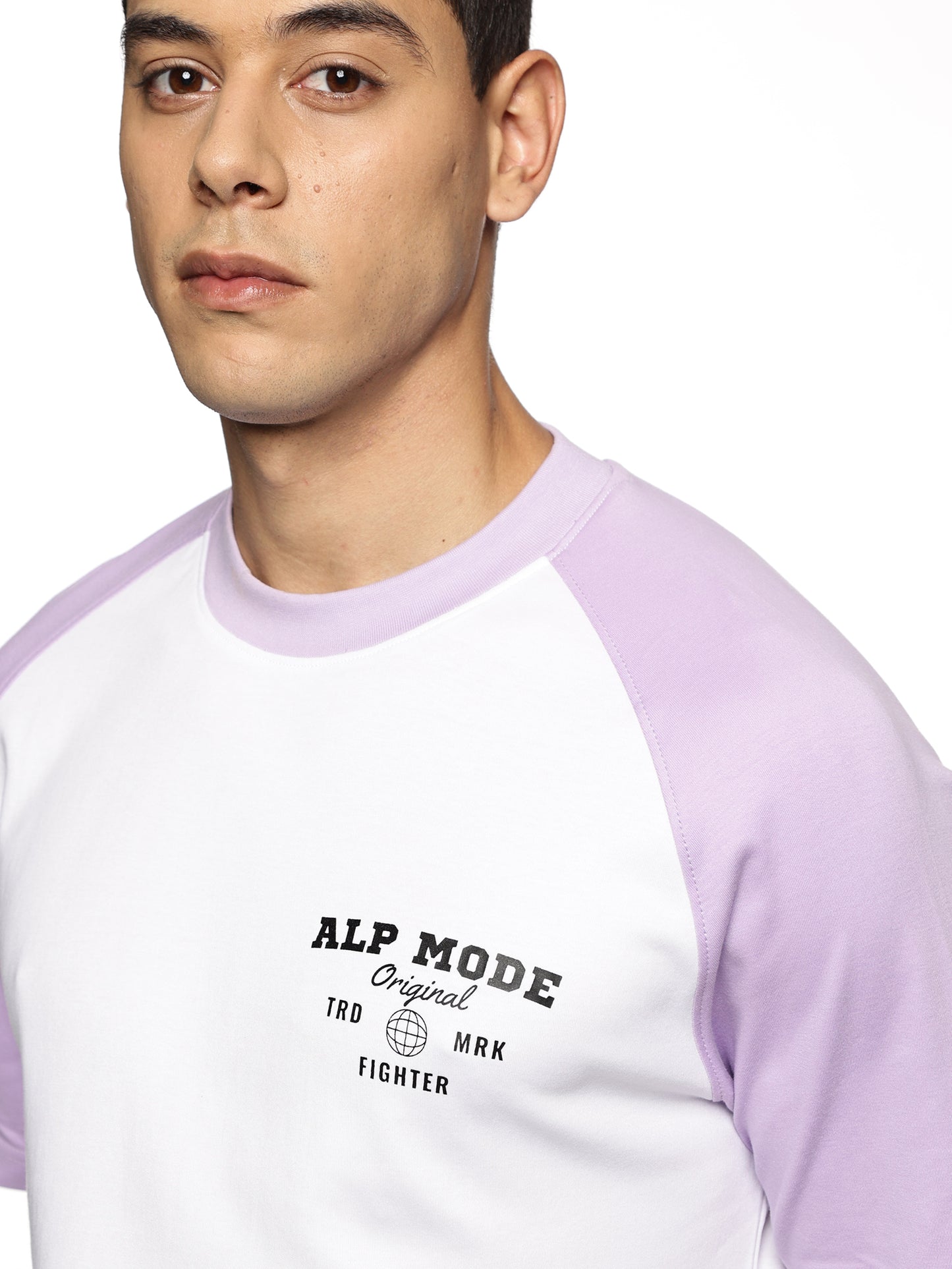 Close-up of ALP Mode Lilac Raglan Active T-Shirt fabric – Breathable Activewear